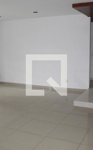 Casa à venda com 450m², 5 quartos e 3 vagasSala