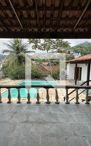Casa à venda com 450m², 5 quartos e 3 vagasCobertura 