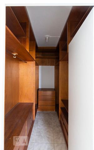 Apartamento à venda com 110m², 2 quartos e 1 vagaCloset Quarto 2 (suíte)