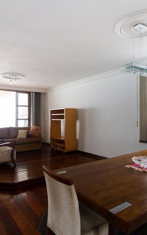 Casa à venda com 500m², 6 quartos e 3 vagasSala
