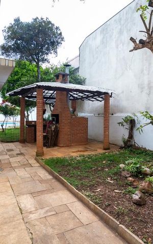 Casa à venda com 500m², 6 quartos e 3 vagasÁrea externa - churrasqueira/Edícula