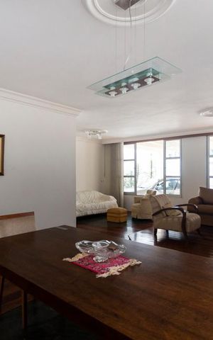 Casa à venda com 500m², 6 quartos e 3 vagasSala