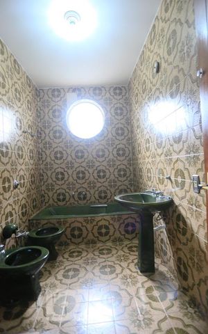 Casa à venda com 350m², 5 quartos e 4 vagasBanheiro