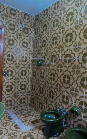 Casa à venda com 350m², 5 quartos e 4 vagasBanheiro
