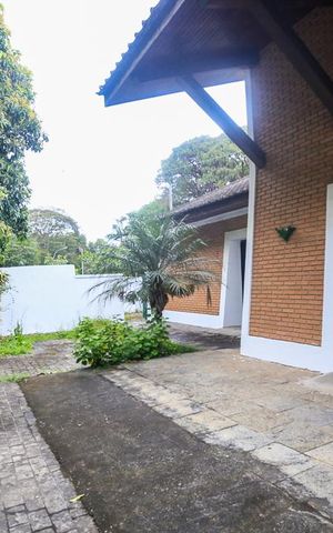 Casa à venda com 350m², 5 quartos e 4 vagasÁrea Externa 