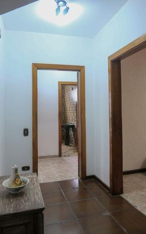 Casa à venda com 350m², 5 quartos e 4 vagasCorredor