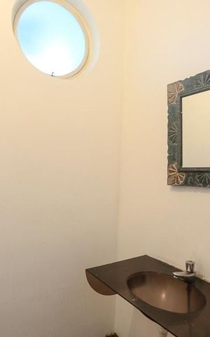 Casa à venda com 350m², 5 quartos e 4 vagasLavabo