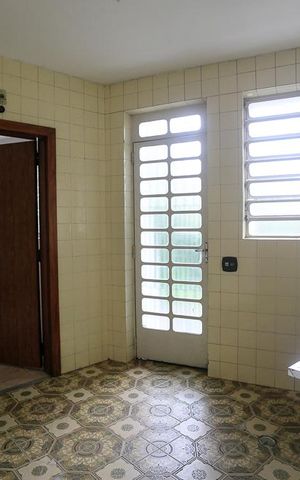 Casa à venda com 350m², 5 quartos e 4 vagasÁrea de Serviço
