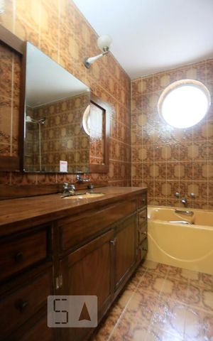 Casa à venda com 350m², 5 quartos e 4 vagasBanheiro Suite Armário