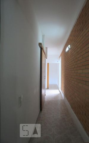 Casa à venda com 350m², 5 quartos e 4 vagasCorredor