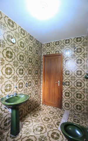 Casa à venda com 350m², 5 quartos e 4 vagasBanheiro