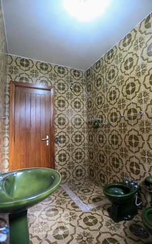 Casa à venda com 350m², 5 quartos e 4 vagasBanheiro