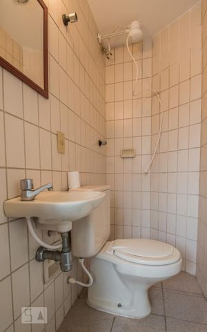 Apartamento à venda com 100m², 3 quartos e 2 vagas Apartamento à venda com 100m², 3 quartos e 2 vagasBanheiro Serviço