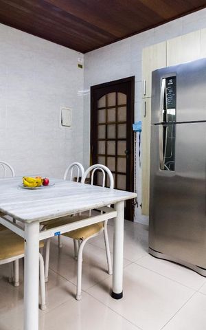 Casa de condomínio para alugar com 120m², 4 quartos e 2 vagas Casa de condomínio para alugar com 120m², 4 quartos e 2 vagasCozinha