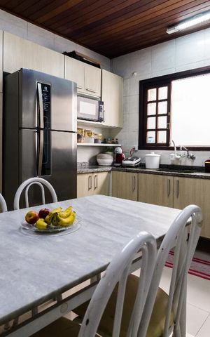 Casa de condomínio para alugar com 120m², 4 quartos e 2 vagas Casa de condomínio para alugar com 120m², 4 quartos e 2 vagasCozinha