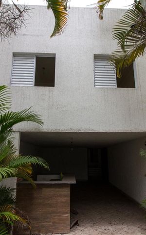 Casa à venda com 500m², 5 quartos e 3 vagasFachada dos Fundos 