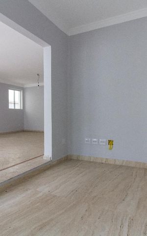 Casa à venda com 500m², 5 quartos e 3 vagasSala de TV e Sala de Estar 