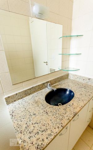 Apartamento para alugar com 127m², 3 quartos e 2 vagas Apartamento para alugar com 127m², 3 quartos e 2 vagasBanheiro