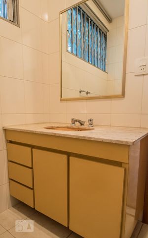 Casa à venda com 267m², 4 quartos e 2 vagas Casa à venda com 267m², 4 quartos e 2 vagasBanheiro Suíte 2