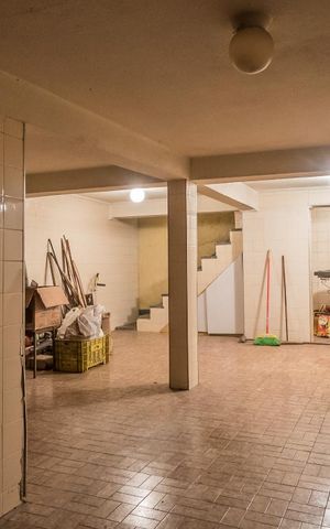 Casa à venda com 267m², 4 quartos e 2 vagas Casa à venda com 267m², 4 quartos e 2 vagasGaragem
