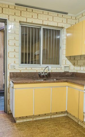 Casa à venda com 267m², 4 quartos e 2 vagas Casa à venda com 267m², 4 quartos e 2 vagasCozinha