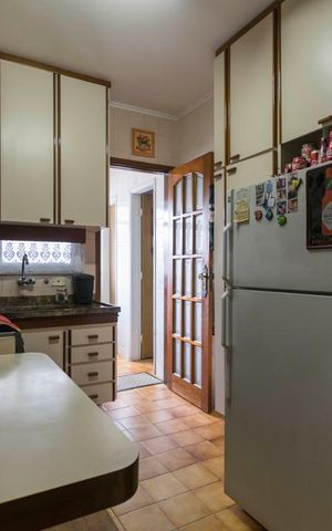 Apartamento à venda com 90m², 3 quartos e 2 vagasCozinha