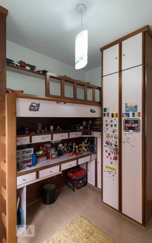Apartamento à venda com 90m², 3 quartos e 2 vagasQuarto 2 (Armários)