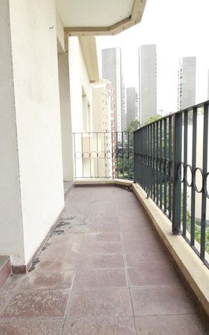 Apartamento à venda com 147m², 4 quartos e 3 vagasVaranda