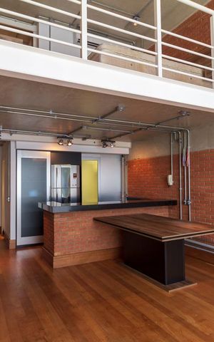 Studio à venda com 80m², 1 quarto e 2 vagas Studio à venda com 80m², 1 quarto e 2 vagasSala