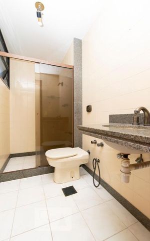 Apartamento à venda com 280m², 3 quartos e 2 vagas Apartamento à venda com 280m², 3 quartos e 2 vagasBanheiro Social