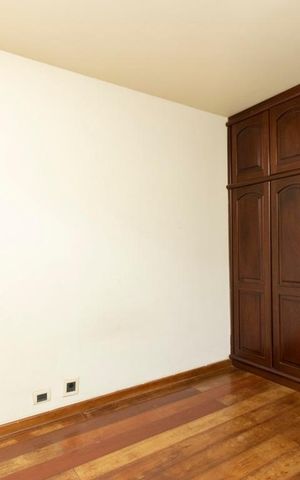 Apartamento à venda com 280m², 3 quartos e 2 vagas Apartamento à venda com 280m², 3 quartos e 2 vagasQuarto 2