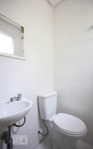 Apartamento para alugar com 106m², 2 quartos e 2 vagas Apartamento para alugar com 106m², 2 quartos e 2 vagasBanheiro de serviço