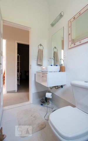 Casa para alugar com 200m², 4 quartos e 2 vagasBanheiro social