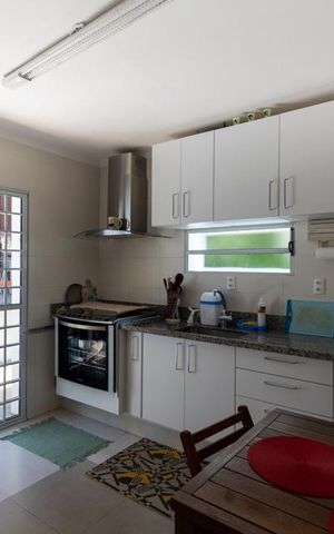 Casa para alugar com 200m², 4 quartos e 2 vagasCozinha