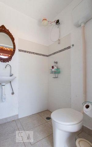 Casa para alugar com 200m², 4 quartos e 2 vagasBanheiro de serviço