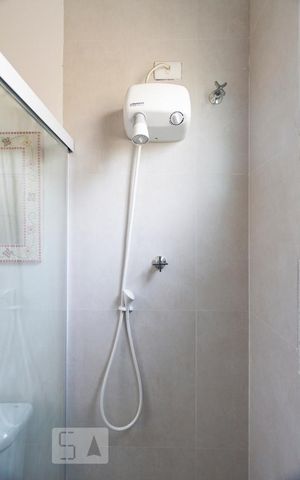 Casa para alugar com 200m², 4 quartos e 2 vagasBanheiro social