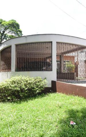 Casa à venda com 380m², 3 quartos e 2 vagas