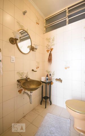 Casa à venda com 380m², 3 quartos e 2 vagas Casa à venda com 380m², 3 quartos e 2 vagasLavabo