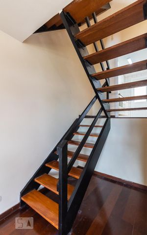 Casa de condomínio à venda com 160m², 2 quartos e 2 vagas Casa de condomínio à venda com 160m², 2 quartos e 2 vagasSala