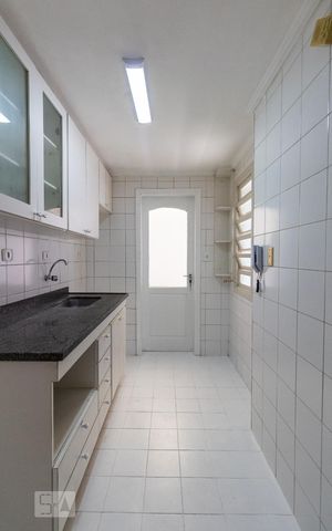 Casa de condomínio à venda com 160m², 2 quartos e 2 vagas Casa de condomínio à venda com 160m², 2 quartos e 2 vagasCozinha
