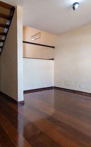 Casa de condomínio à venda com 160m², 2 quartos e 2 vagas Casa de condomínio à venda com 160m², 2 quartos e 2 vagasSala