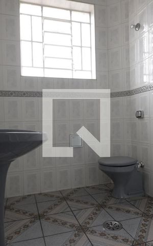 Casa para alugar com 220m², 3 quartos e sem vagaBanheiro