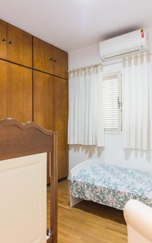 Casa para alugar com 350m², 4 quartos e 4 vagas Casa para alugar com 350m², 4 quartos e 4 vagasQuarto 2