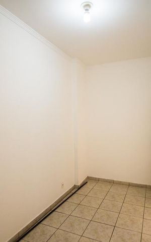 Apartamento à venda com 173m², 4 quartos e 2 vagas Apartamento à venda com 173m², 4 quartos e 2 vagasQuarto de Serviço