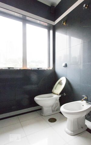 Casa para alugar com 500m², 4 quartos e 8 vagasBanheiro Suíte