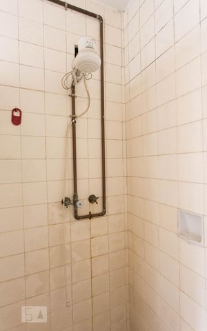 Casa para alugar com 500m², 4 quartos e 8 vagasBanheiro de serviço
