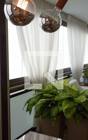 Apartamento à venda com 132m², 3 quartos e 3 vagas Apartamento à venda com 132m², 3 quartos e 3 vagasVaranda da Sala