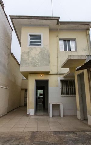 Casa à venda com 120m², 2 quartos e 1 vagaFachada dos Fundos 
