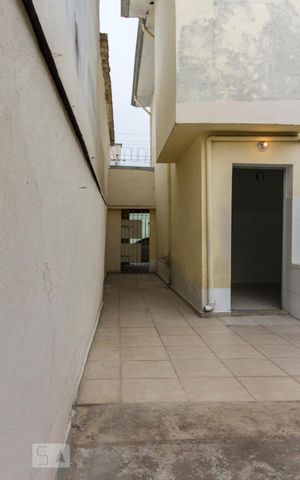 Casa à venda com 120m², 2 quartos e 1 vagaQuintal dos Fundos, Lateral e Acesso a Cozinha 