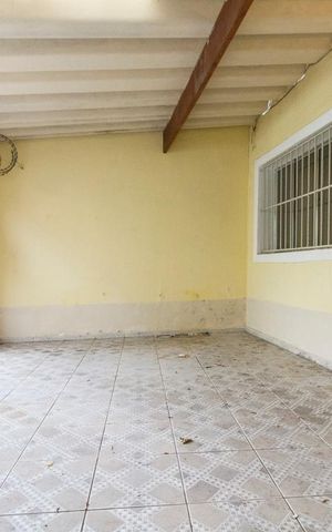 Casa à venda com 120m², 2 quartos e 1 vagaFachada da Frente e Garagem 